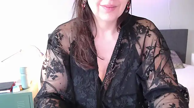 Ella Next Door online show from 02.23.25