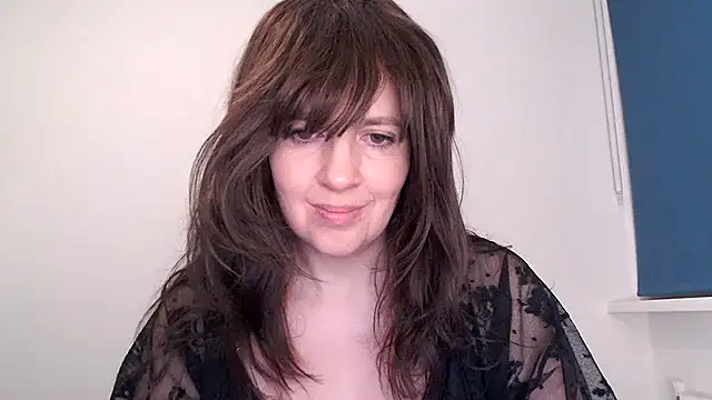 Ella Next Door online show from 02.01.26