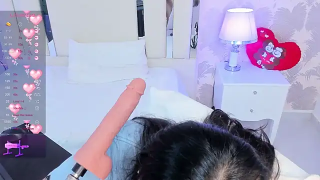 Snapshot of Miliaangeles chatting on 11.12.25 Miliaangeles online show from 11.12.25