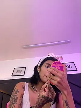 Snapshot of DeuxGold chatting on 10.15.25 DeuxGold online show from 10.15.25