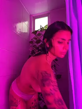 Snapshot of DeuxGold chatting on 10.23.25 DeuxGold online show from 10.23.25