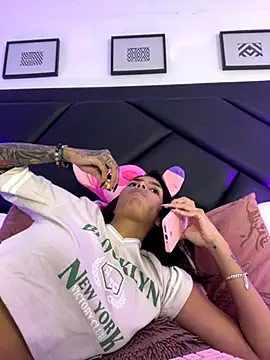 Snapshot of DeuxGold chatting on 11.09.25 DeuxGold online show from 11.09.25