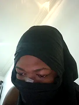 longD157 online show from 10.27.25