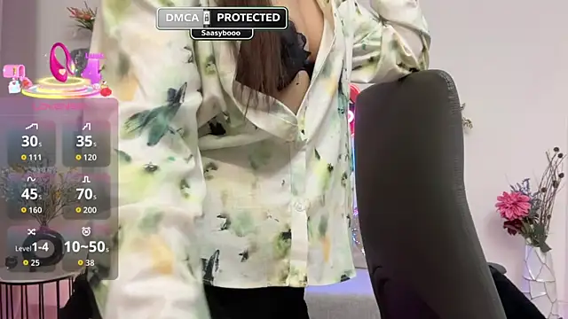 Snapshot of Unique-Beauty chatting on 04.24.26 Unique-Beauty online show from 04.24.26