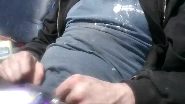 Snapshot of robeaulieu02 chatting on 01.28.25 robeaulieu02 online show from 01.28.25