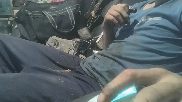 Snapshot of robeaulieu02 chatting on 10.12.25 robeaulieu02 online show from 10.12.25