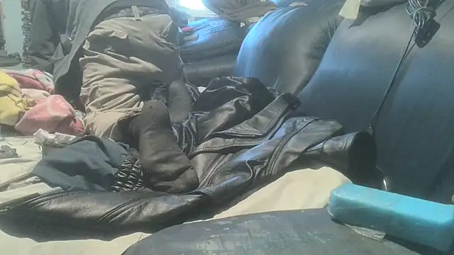 Snapshot of robeaulieu02 chatting on 10.26.25 robeaulieu02 online show from 10.26.25