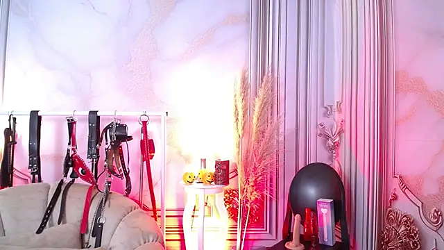 Snapshot of Naty_slavedoll chatting on 10.27.25 Naty slavedoll online show from 10.27.25