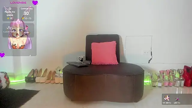 Snapshot of violetmontan chatting on 09.22.25 violetmontan online show from 09.22.25