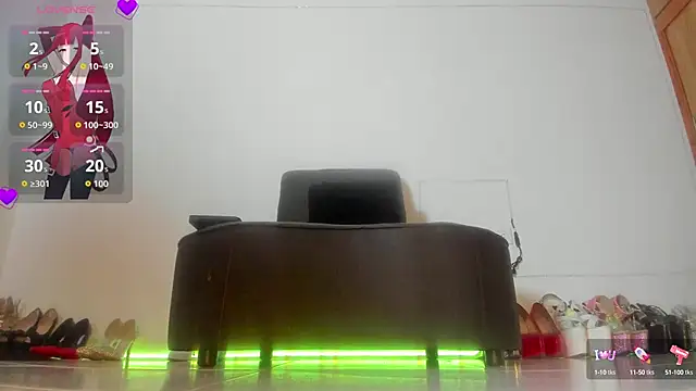 Snapshot of violetmontan chatting on 10.14.25 violetmontan online show from 10.14.25