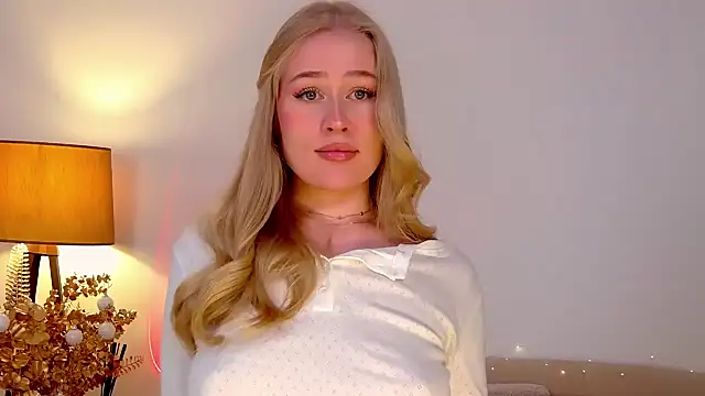 JuliaJaee online show from 01.10.25