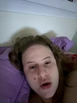 Snapshot of charmillebr chatting on 11.15.25 charmillebr online show from 11.15.25