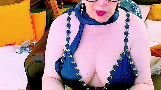 Snapshot of GattonaBiondona chatting on 06.21.26 GattonaBiondona online show from 06.21.26