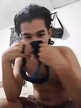 Boypolla11 online show from 12.19.24