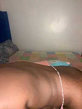 Snapshot of Tushy_baiby2000 chatting on 09.08.25 Tushy baiby2000 online show from 09.08.25