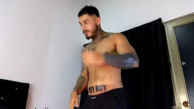 Snapshot of john_cartter1 chatting on 02.05.25 john cartter1 online show from 02.05.25