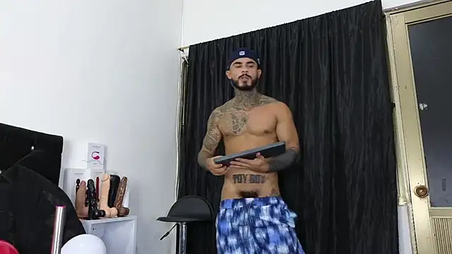 Snapshot of john_cartter1 chatting on 02.14.25 john cartter1 online show from 02.14.25