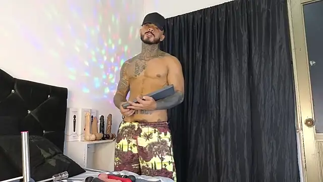 Snapshot of john_cartter1 chatting on 02.19.25 john cartter1 online show from 02.19.25