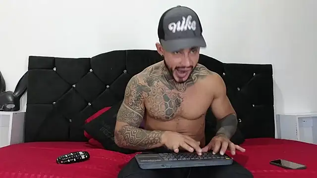 Snapshot of john_cartter1 chatting on 03.05.25 john cartter1 online show from 03.05.25