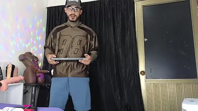 Snapshot of john_cartter1 chatting on 03.10.25 john cartter1 online show from 03.10.25