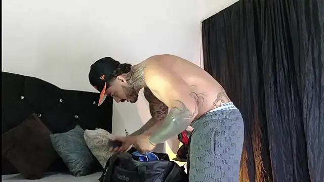 Snapshot of john_cartter1 chatting on 10.02.25 john cartter1 online show from 10.02.25