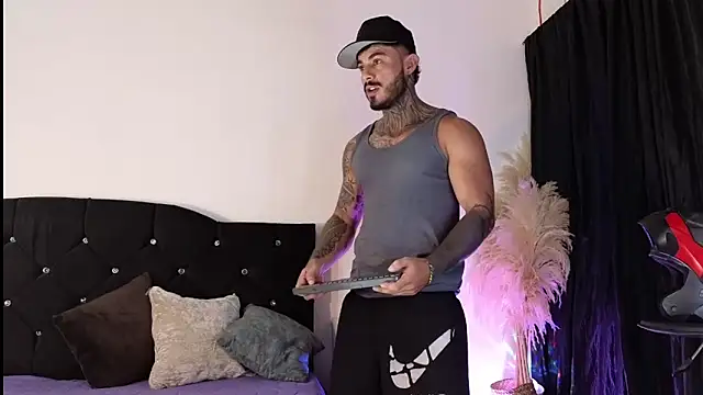 Snapshot of john_cartter1 chatting on 10.27.25 john cartter1 online show from 10.27.25