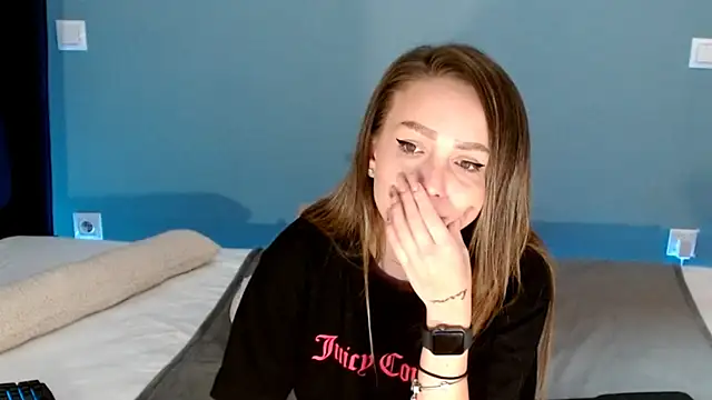 Snapshot of AnnaMaee chatting on 01.11.25 AnnaMaee online show from 01.11.25