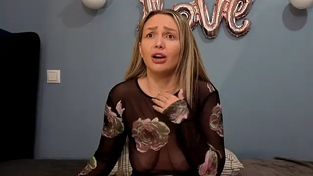 Snapshot of AnnaMaee chatting on 02.28.25 AnnaMaee online show from 02.28.25