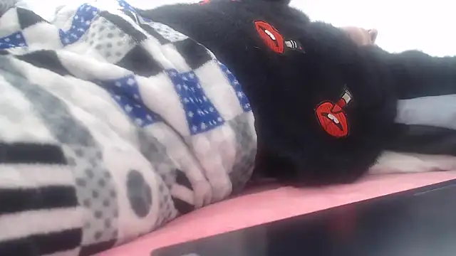 naughthyany16 online show from 11.17.25