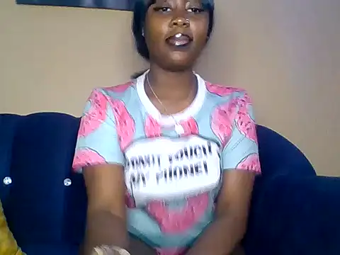 Snapshot of Lyiaspark chatting on 02.16.25 Lyiaspark online show from 02.16.25