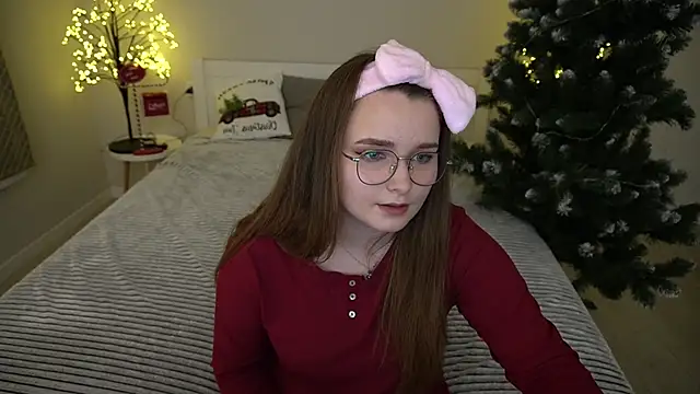 MagicPeachh  online show from 12.09.24