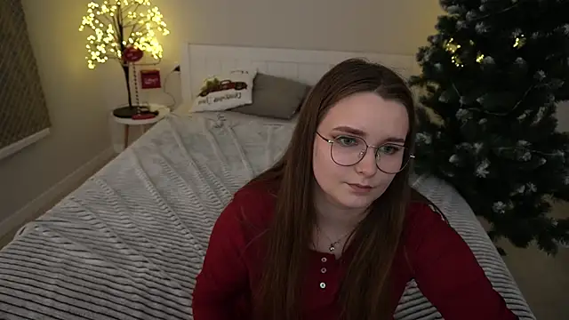 MagicPeachh  online show from 12.09.24