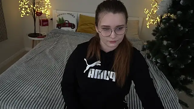 MagicPeachh  online show from 01.02.25
