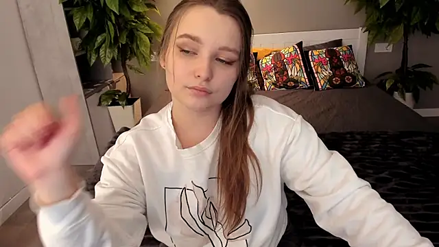 Snapshot of MagicPeachh_ chatting on 10.09.25 MagicPeachh online show from 10.09.25