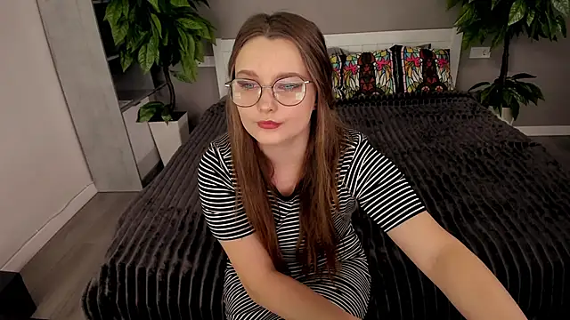 Snapshot of MagicPeachh_ chatting on 10.15.25 MagicPeachh online show from 10.15.25