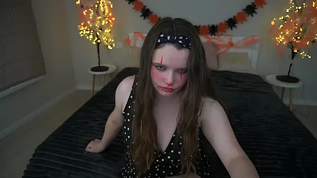 Snapshot of MagicPeachh_ chatting on 10.17.25 MagicPeachh online show from 10.17.25