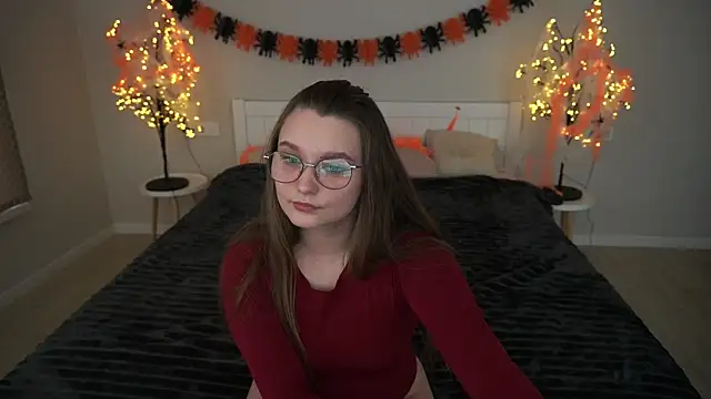 Snapshot of MagicPeachh_ chatting on 10.22.25 MagicPeachh online show from 10.22.25