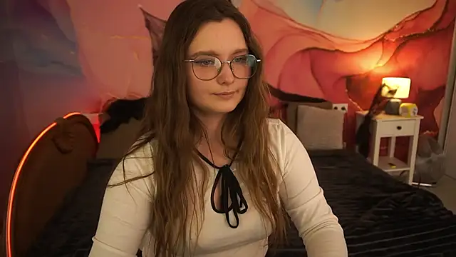 Snapshot of MagicPeachh_ chatting on 10.27.25 MagicPeachh online show from 10.27.25