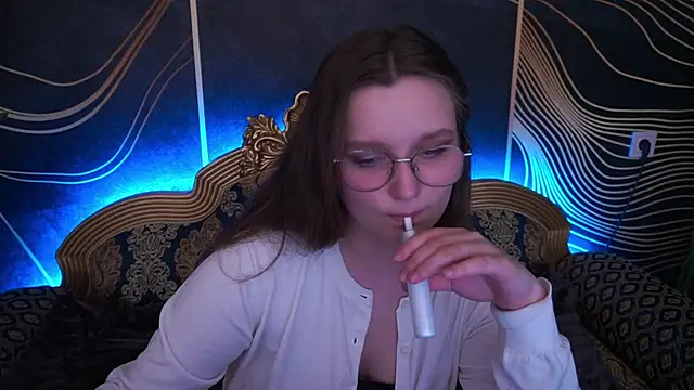 Snapshot of MagicPeachh_ chatting on 11.06.25 MagicPeachh online show from 11.06.25