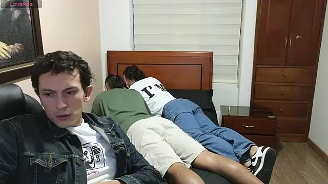 friendscummin online show from 02.17.25