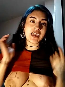 Snapshot of Lilith_Pink chatting on 02.13.25 Lilith Pink online show from 02.13.25