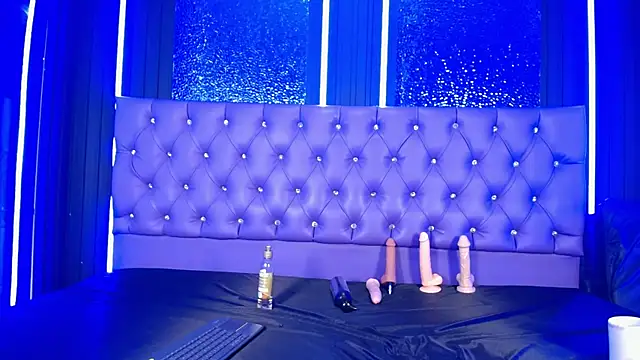 Malory Cortez online show from 11.19.25