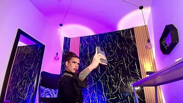 Bella salvatore online show from 02.06.26