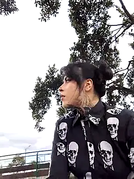 taaylor33 online show from 10.28.25