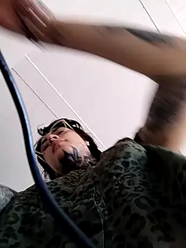 taaylor33 online show from 11.19.25