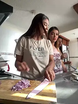 HaileyBaldwin online show from 12.08.24