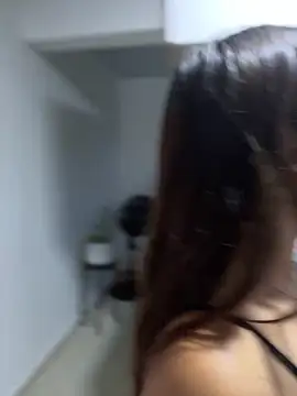 HaileyBaldwin online show from 12.16.24