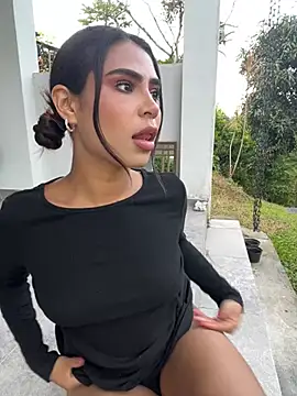 HaileyBaldwin online show from 01.26.25