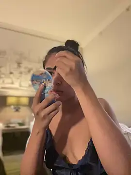 HaileyBaldwin online show from 03.06.25