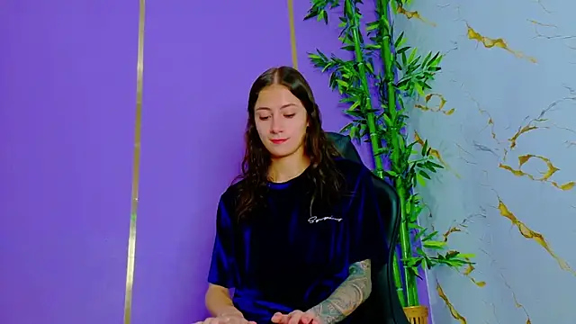 Snapshot of scarlet-jonesx chatting on 10.07.25 scarlet-jonesx online show from 10.07.25